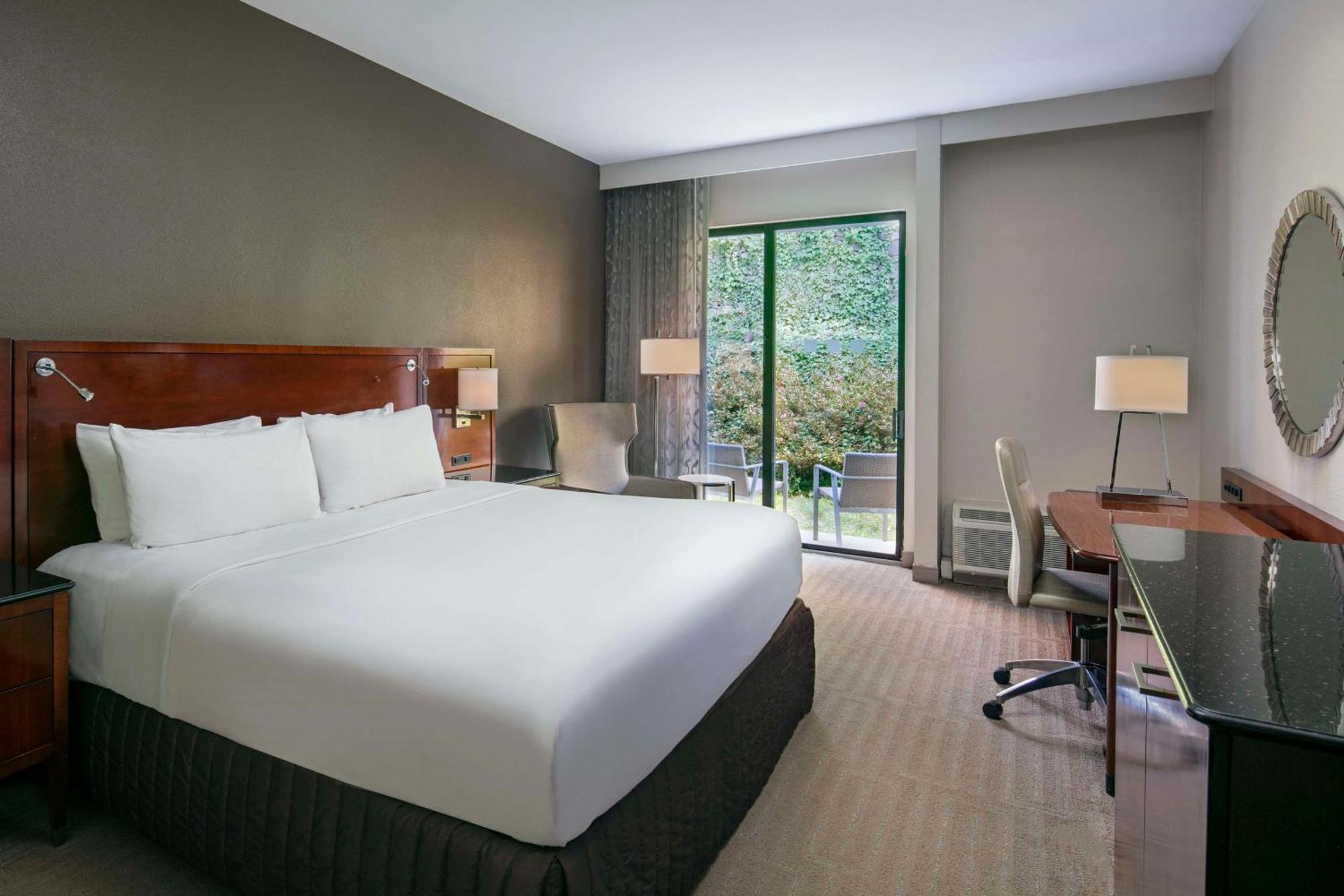 Sonesta Charlotte Lower South End Exterior photo
